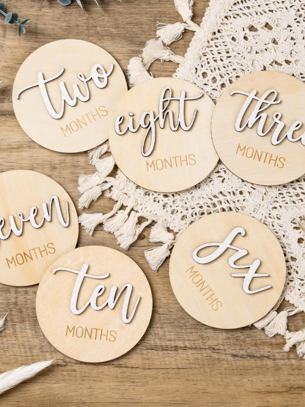 Milestone Wooden Circles for Monthly Baby: Newborn Age Milestone Signs Cards for